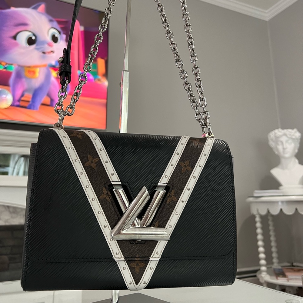 Louis Vuitton epi monogram twist
